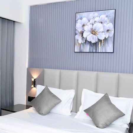 Hotel Dream Ahmedabad Exteriör bild