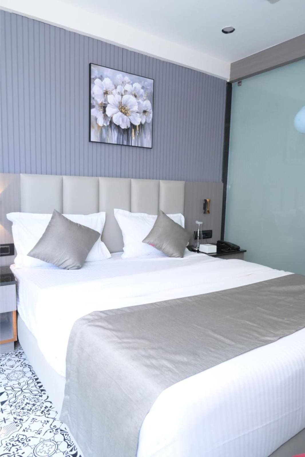 Hotel Dream Ahmedabad Exteriör bild